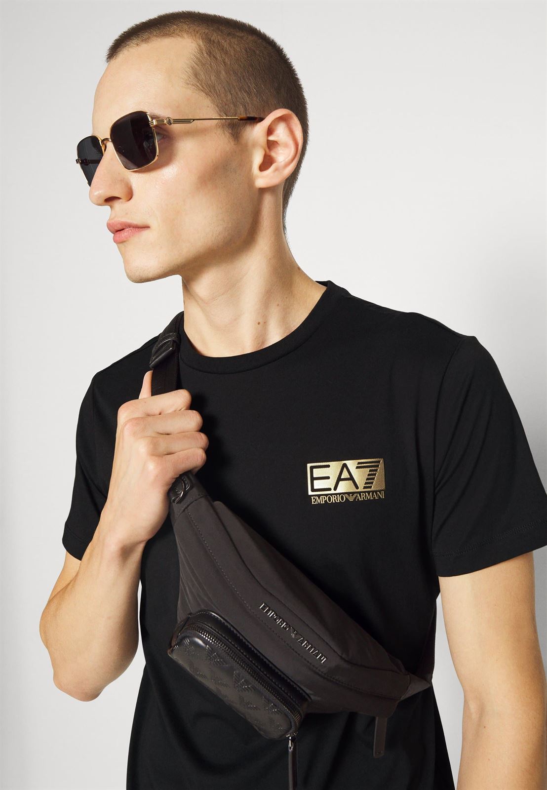 Camiseta EA7 Emporio Armani 6LPT11 PJM9Z 1200 negro/dorado - Imagen 4