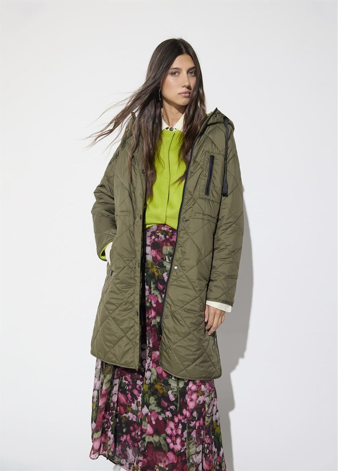 Anorak Lola Casademunt Fino Pielcha Kaki LF2601026 060 - Imagen 3