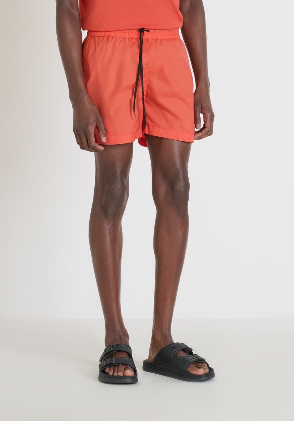 Bañador Antony Morato Beachwear Regular Fit in Quick Paprika MMBW00087 FA600054 5104 - Imagen 1