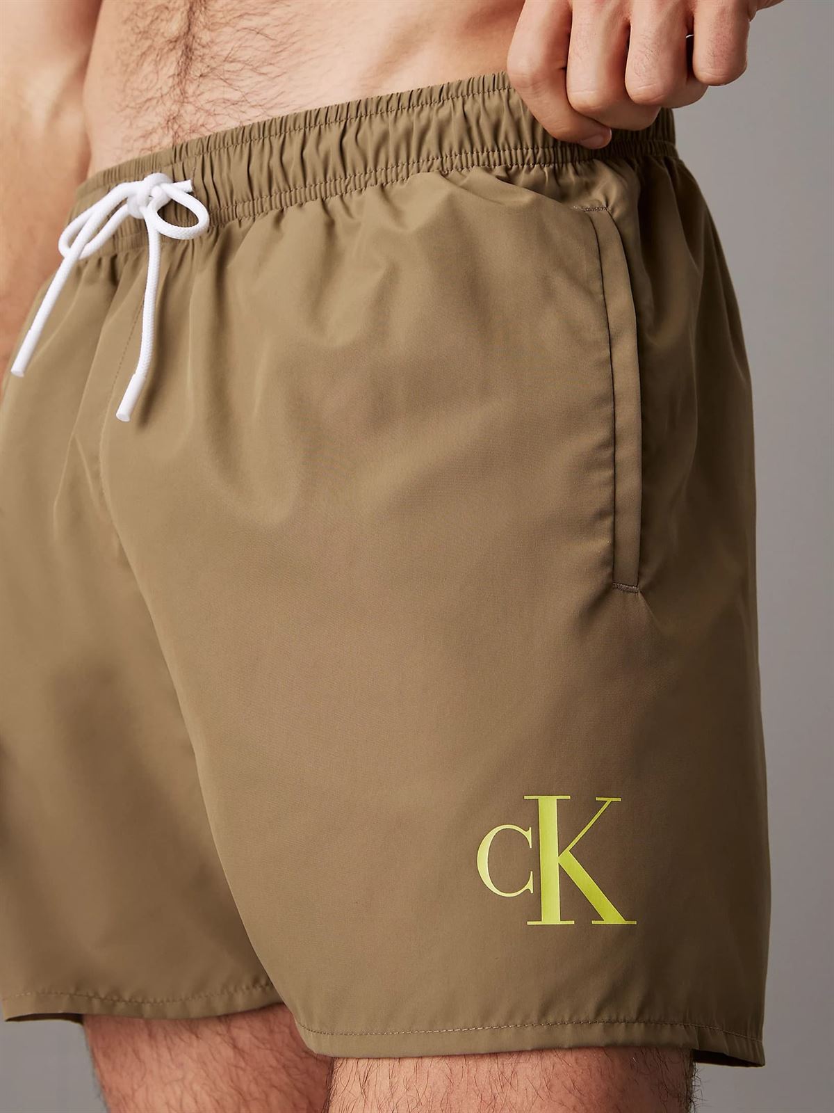 Bañador Calvin Klein Dusky Green KM0KM01101LDV - Imagen 3