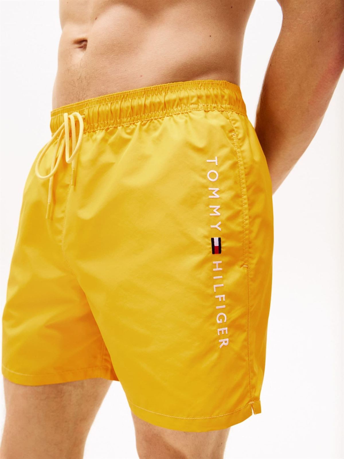 Bañador Tommy Hilfiger Marigold Yellow UM0UM03258 ZGY - Imagen 1