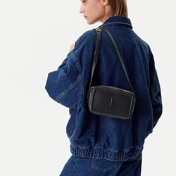 Bolso Calvin Klein Black Bold CK Camera Bag LV04F3320G UB1 - Imagen 2