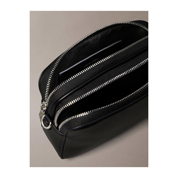 Bolso Calvin Klein LV04F1125G 3L2 WEBBING DOUBLE STRAP ck black//shiny nickel - Imagen 2