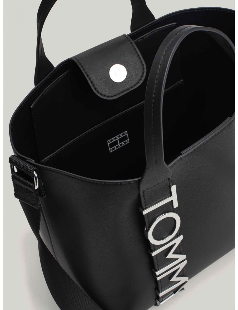 Bolso Tommy Jeans AW0AW17049 BDS negro - Imagen 7