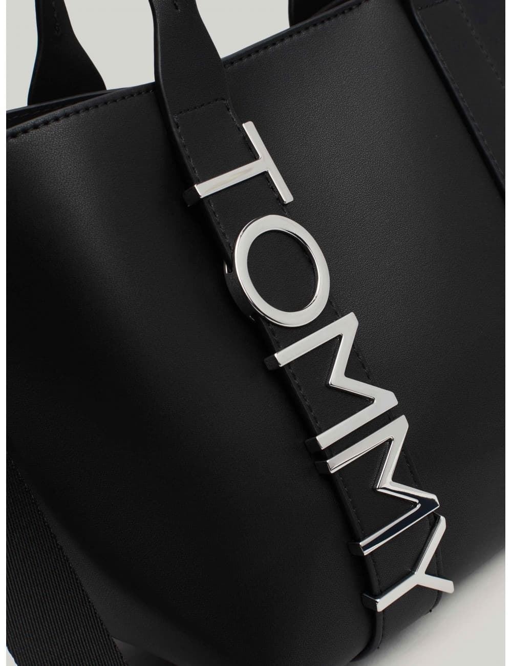 Bolso Tommy Jeans AW0AW17049 BDS negro - Imagen 8