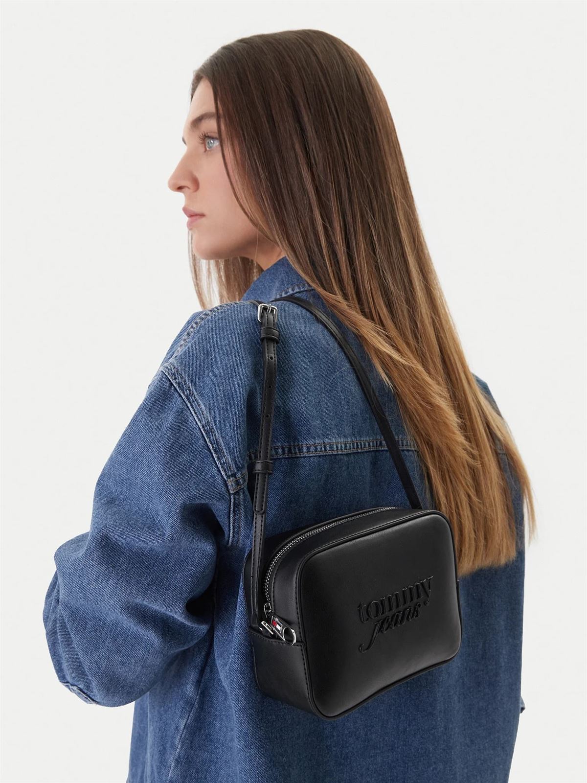 Bolso TOMMY JEANS AW0AW18451 BDS Black - Imagen 1