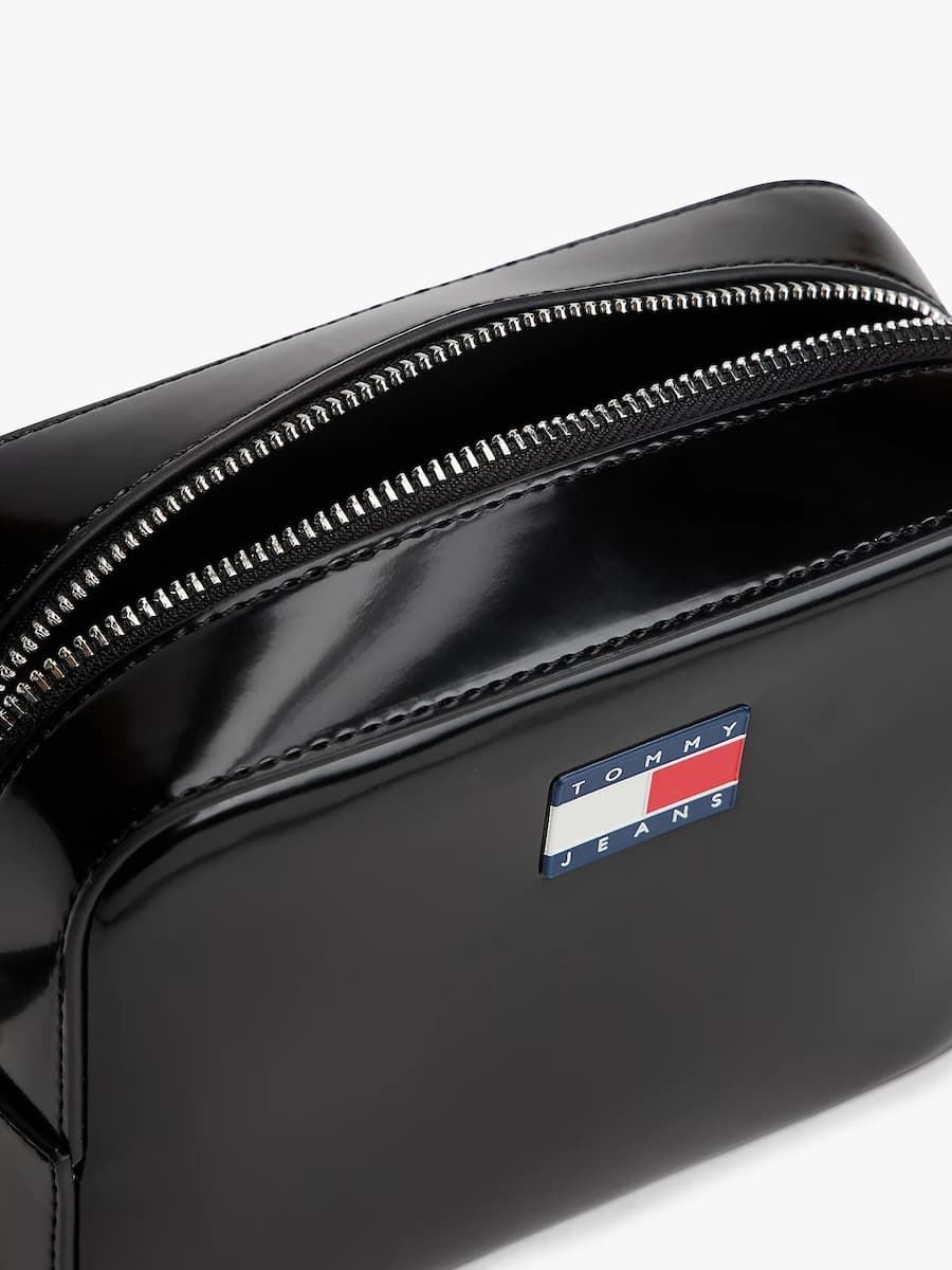 Bolso Tommy Jeans Tjw Must Camera Bag AW0AW17864 BDS - Imagen 3