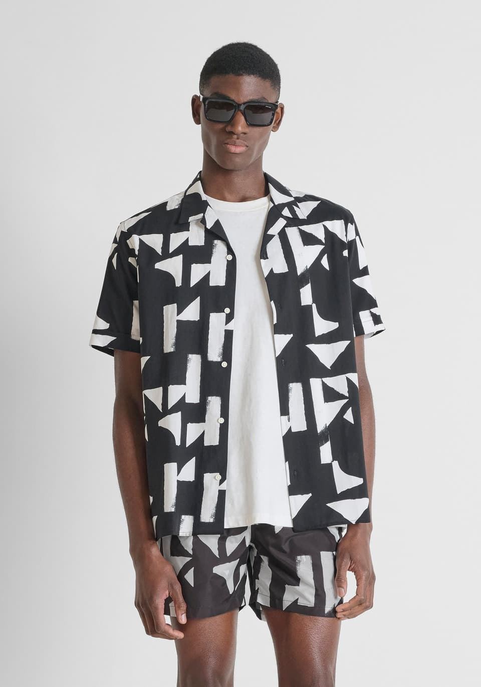 Camisa Antony Morato Honolulu Black MMSS00171 FA430666 9000 - Imagen 2