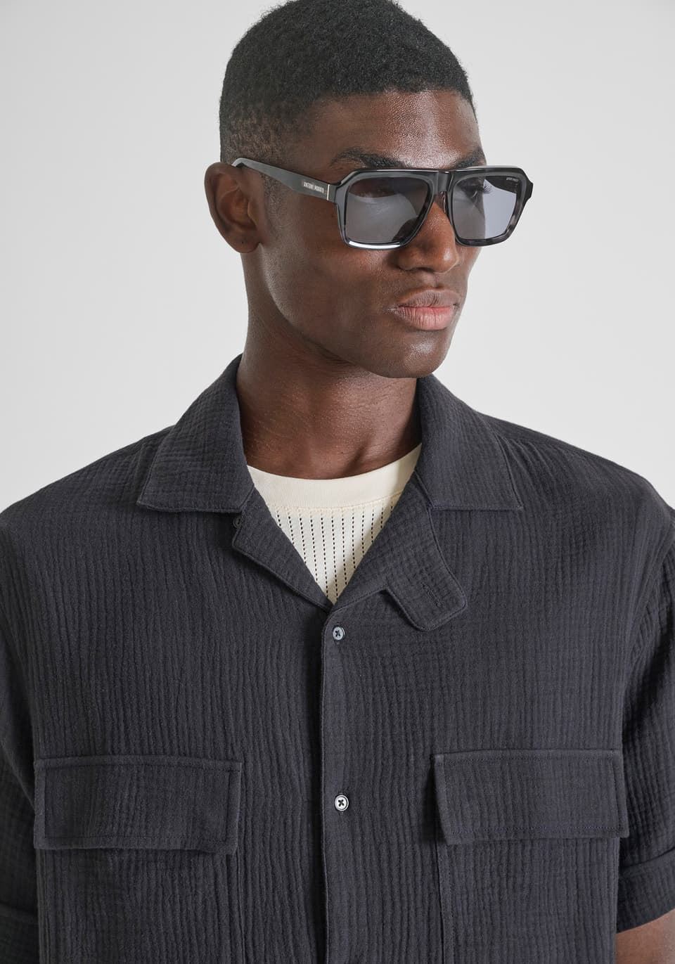 Camisa ANTONY MORATO MMSS00203 FA400101 9000 negro - Imagen 4