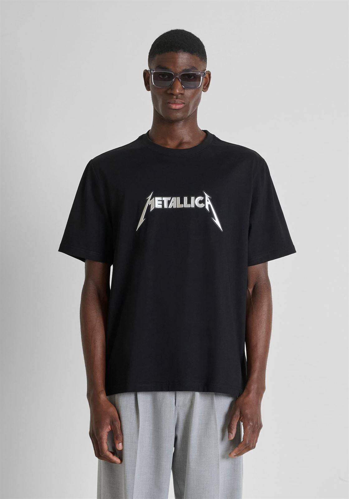 Camiseta Antony Morato Black Relaxed Fit Metallica MMKS02620 FA100240 9000 - Imagen 2
