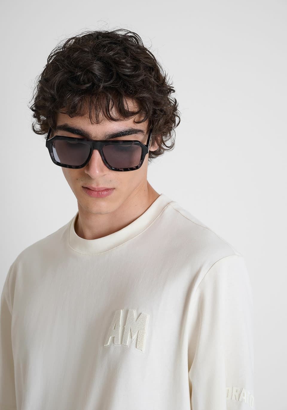 Camiseta Antony Morato Early MMKS02689 FA100240 1021 - Imagen 3