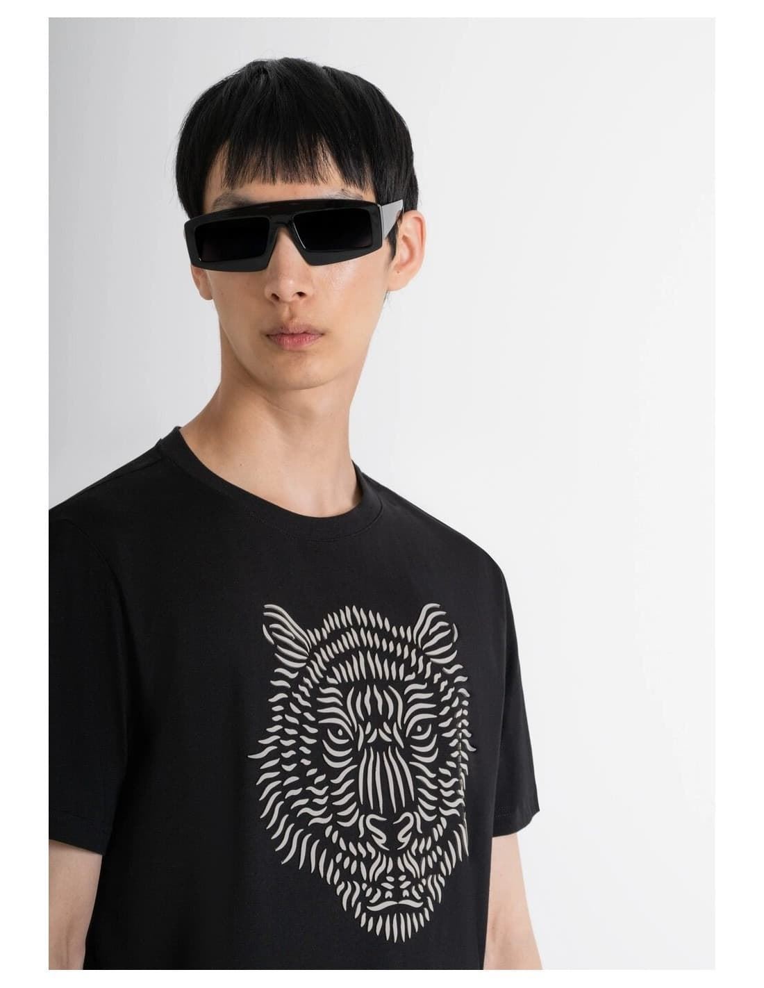 Camiseta Antony Morato MMKS02452 FA100240 9000 negro - Imagen 3