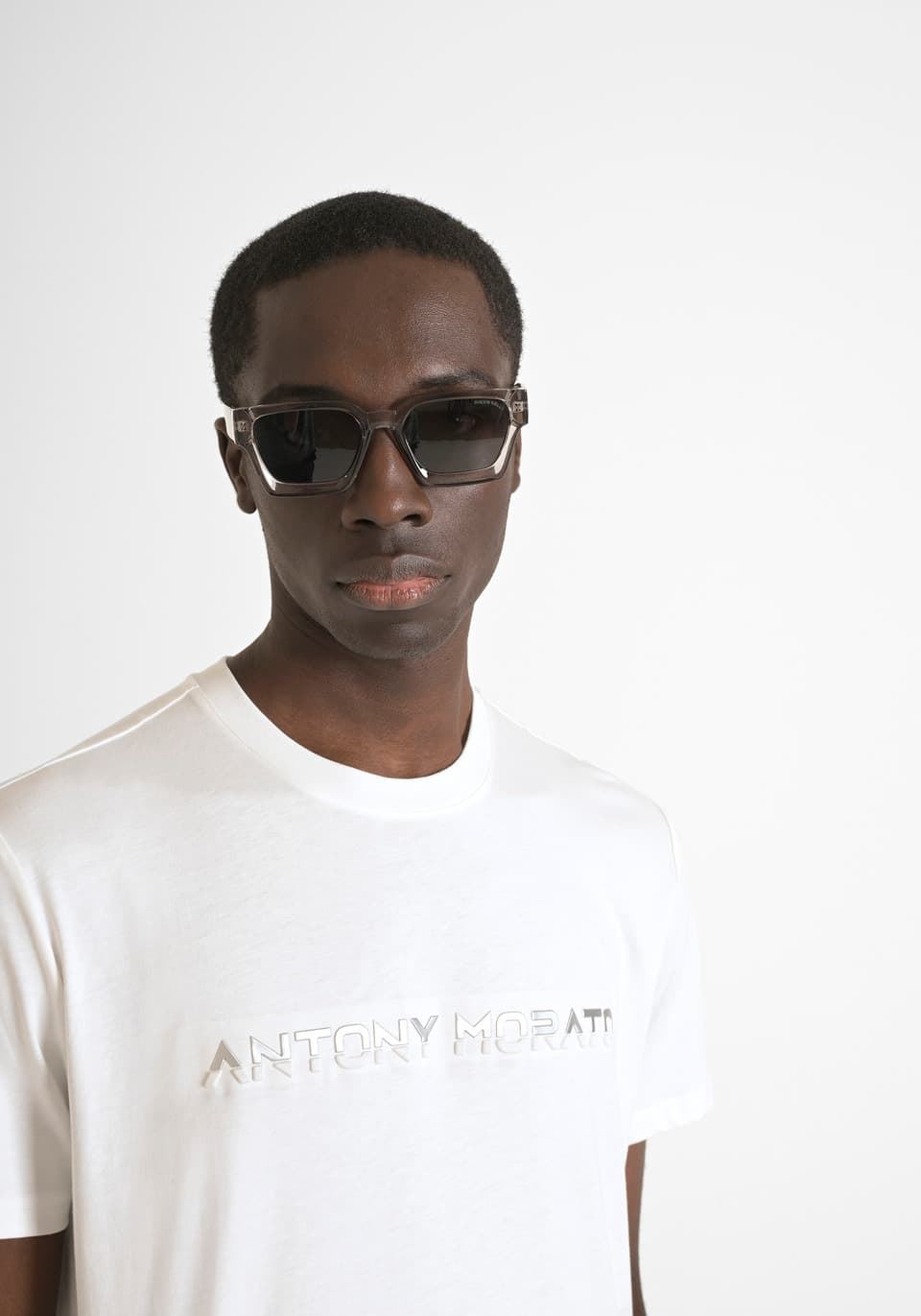 Camiseta Antony Morato MMKS02478 FA100240 1011 crema - Imagen 3