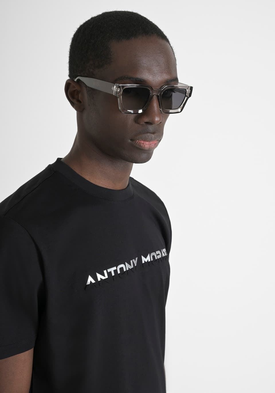 Camiseta Antony Morato MMKS02478 FA100240 9000 negro - Imagen 3