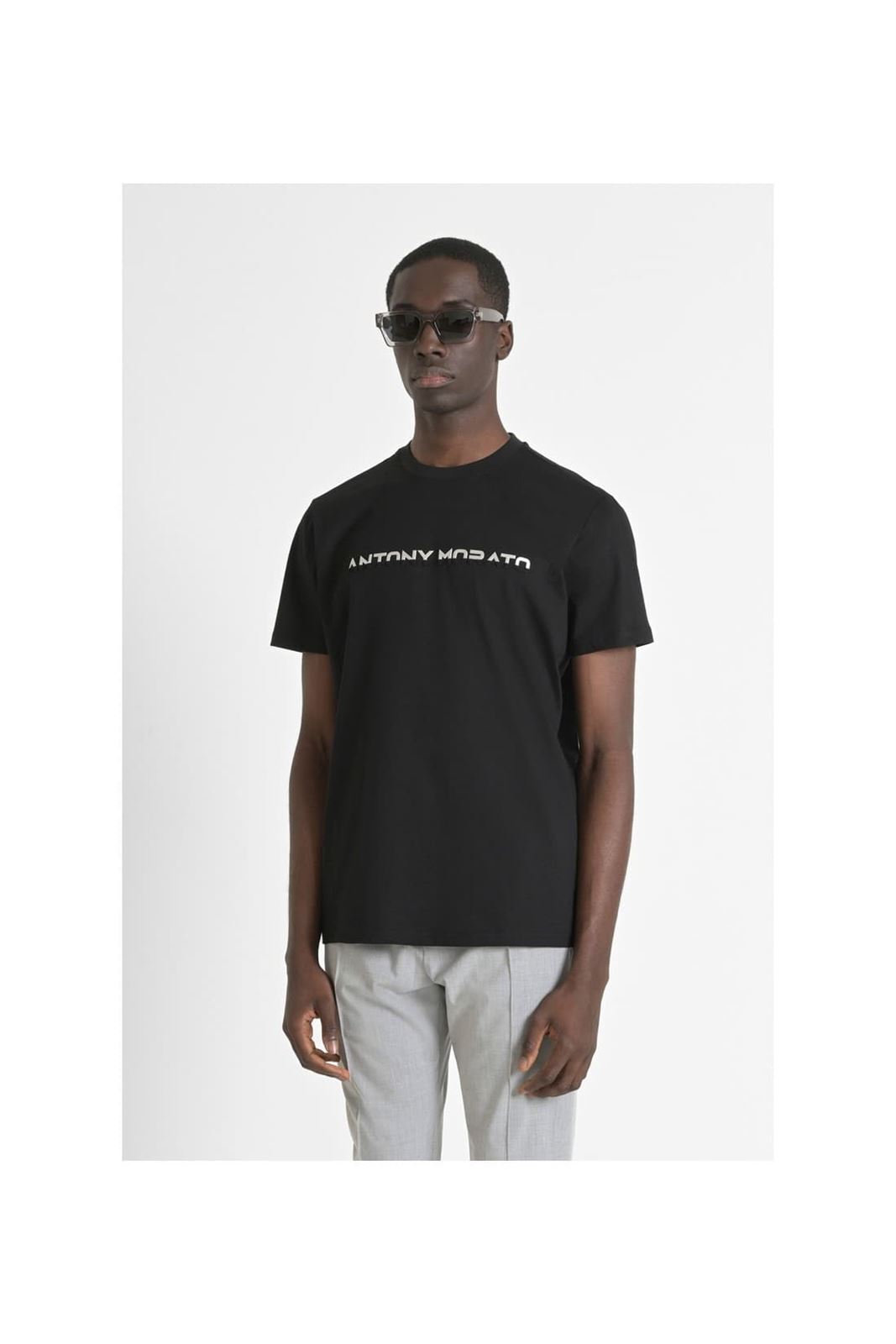 Camiseta Antony Morato MMKS02478 FA100240 9000 negro - Imagen 1
