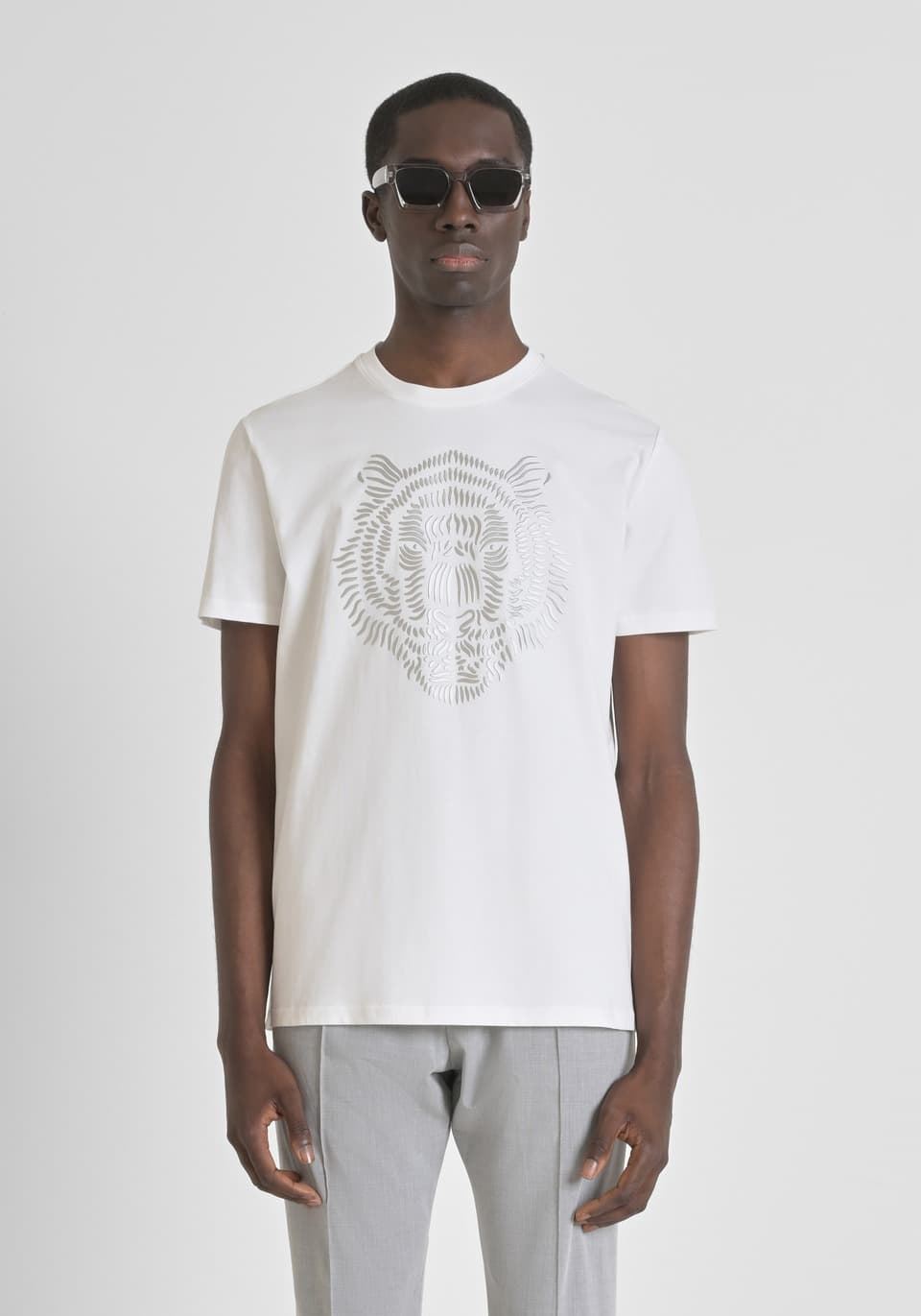 Camiseta Antony Morato MMKS02482 FA100240 1011 crema - Imagen 1
