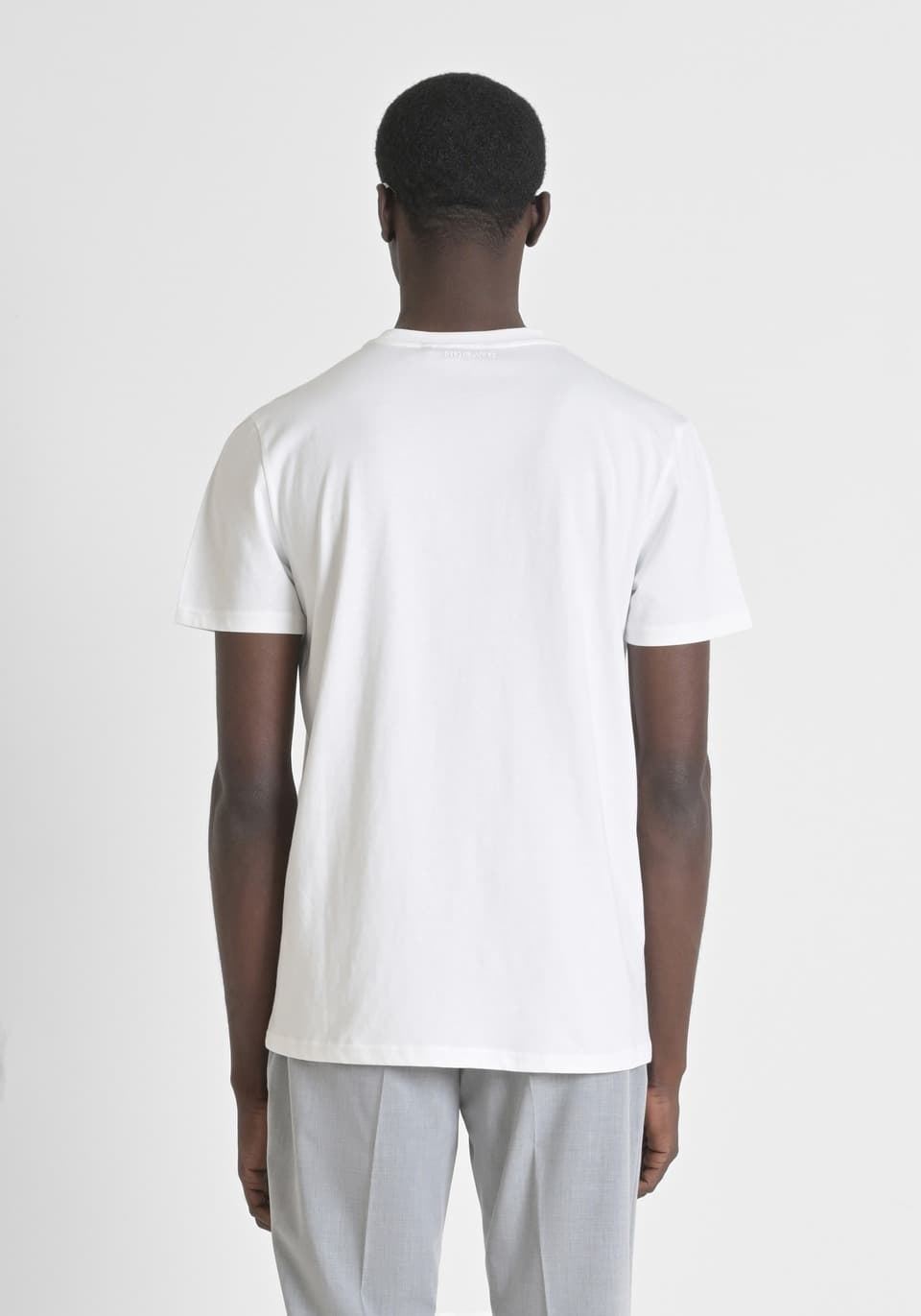 Camiseta Antony Morato MMKS02482 FA100240 1011 crema - Imagen 3