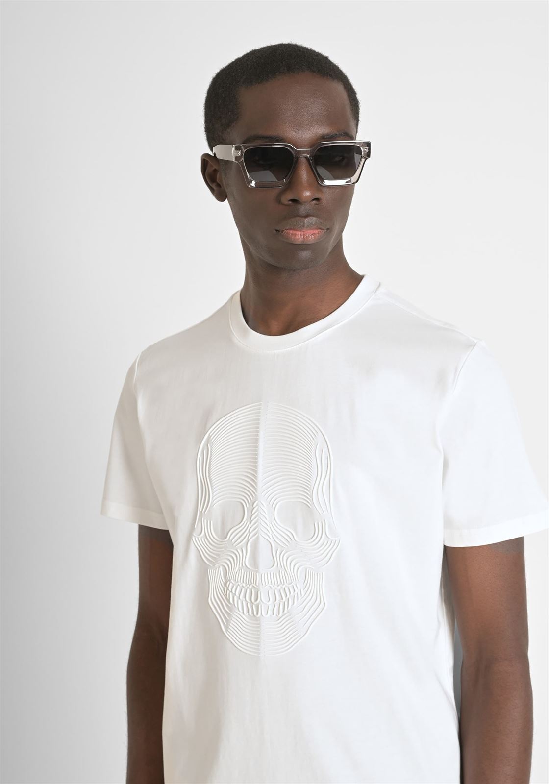 Camiseta Antony Morato MMKS02486 FA100240 1011 crema - Imagen 2