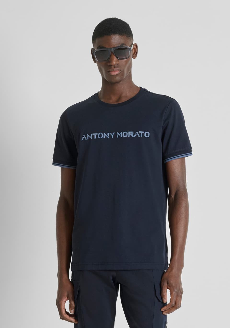Camiseta Antony Morato MMKS02633 FA100240 7139 azul marino - Imagen 2