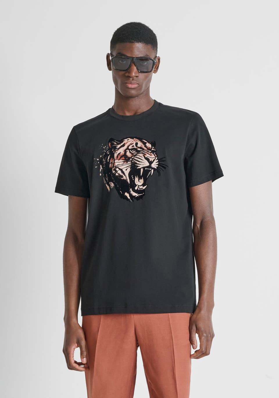 Camiseta ANTONY MORATO MMKS02651 FA100144 9000 negro - Imagen 2