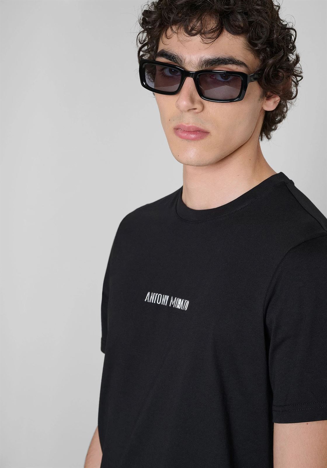 Camiseta Antony Morato Regular Fit Black MMKS02696 FA100240 9000 - Imagen 4