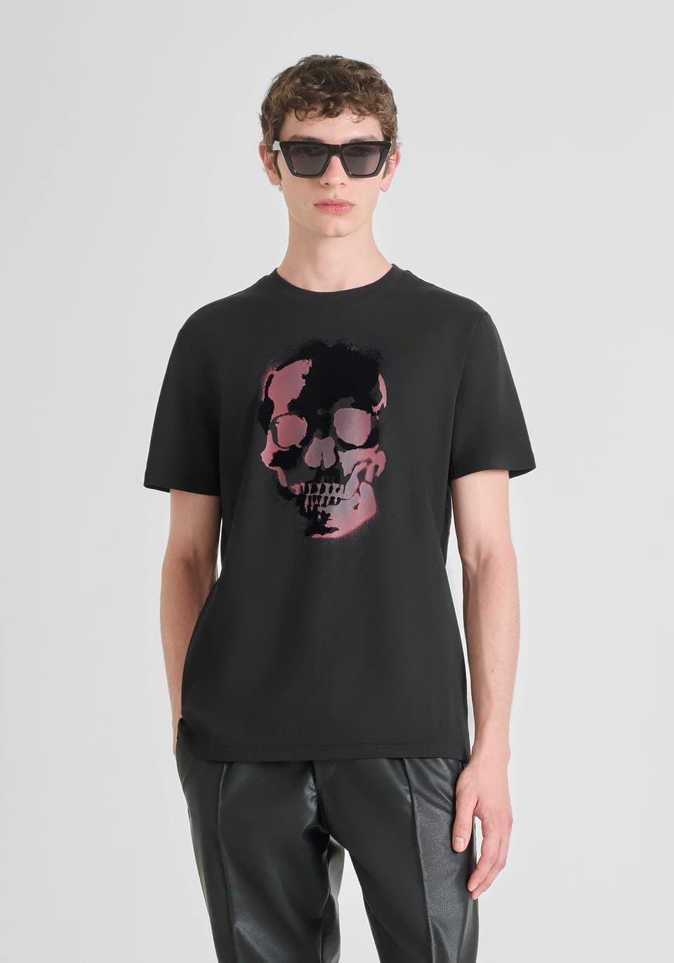 Camiseta Antony Morato Regular Fit Negro MMKS02554 FA100240 9000 - Imagen 1