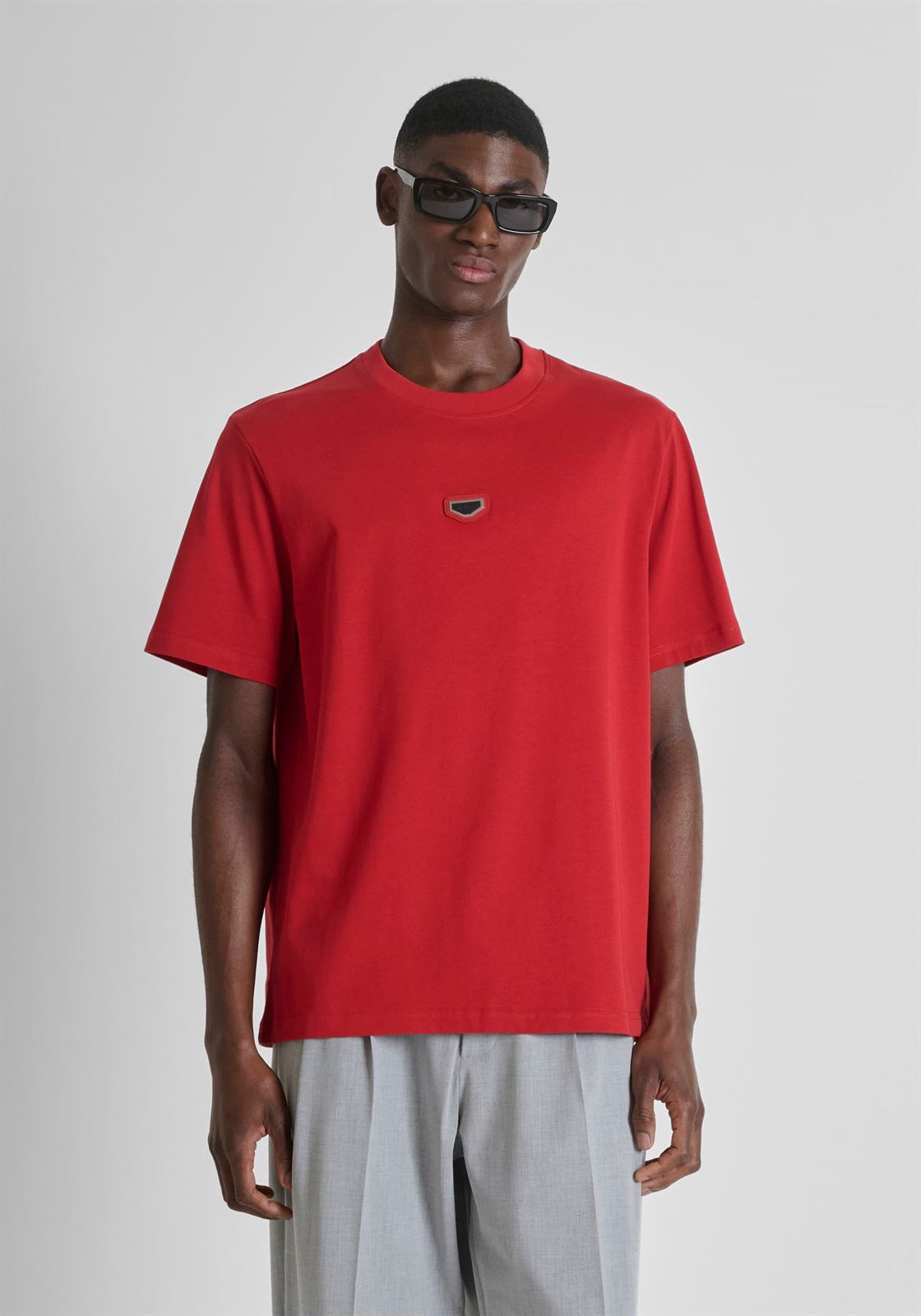 Camiseta Antony Morato Relaxed Fit Cereza MMKS02612 FA100258 5107 - Imagen 2