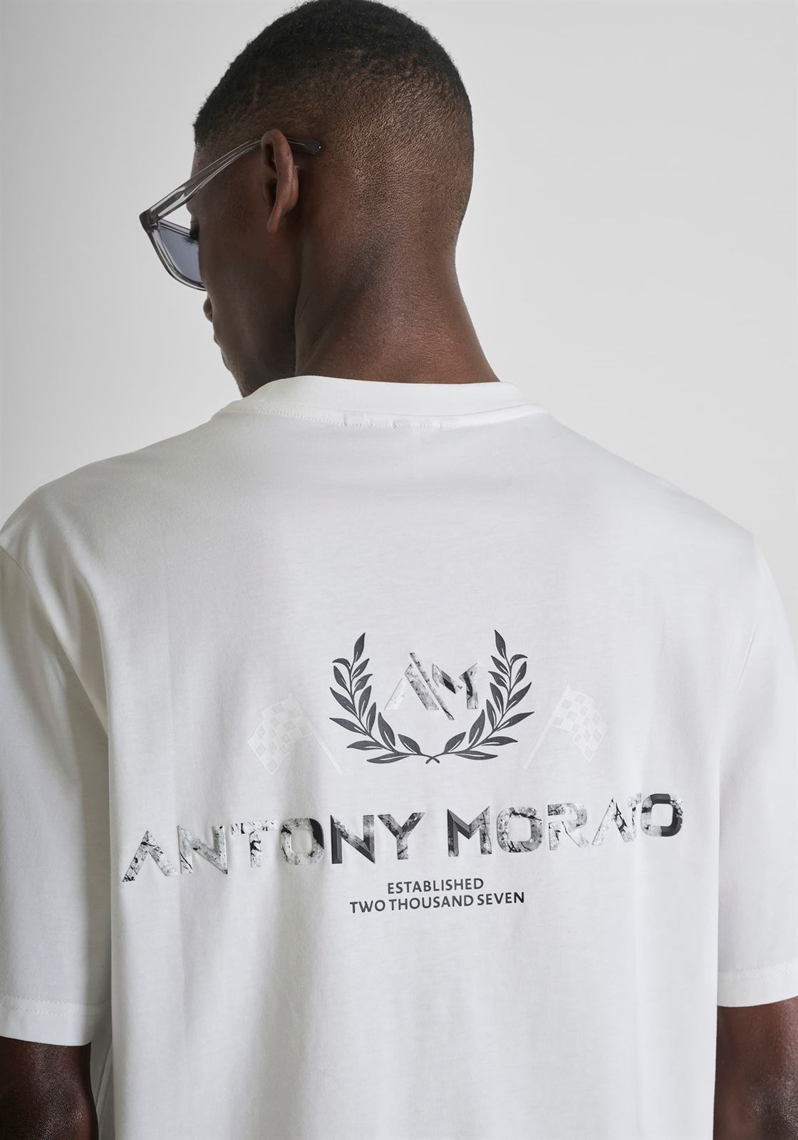 Camiseta Antony Morato Relaxed Fit Crema MMKS02614 FA100240 1011 - Imagen 2