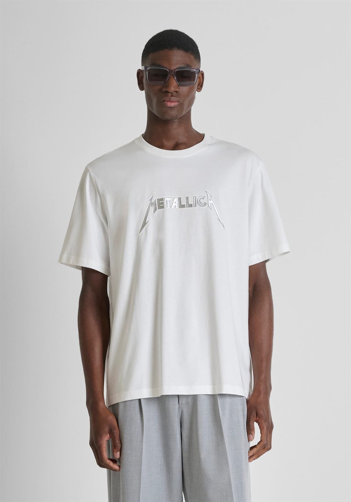 Camiseta Antony Morato Relaxed Fit Metallica MMKS02620 FA100240 1011 - Imagen 2