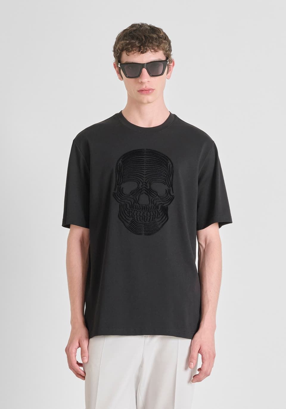 Camiseta Antony Morato Relaxed Fit Negro MMKS02544 FA100239 9000 - Imagen 1