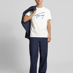 Camiseta Blanca Tommy Jeans Reg Rwb Signature Tee Ecru - Imagen 2