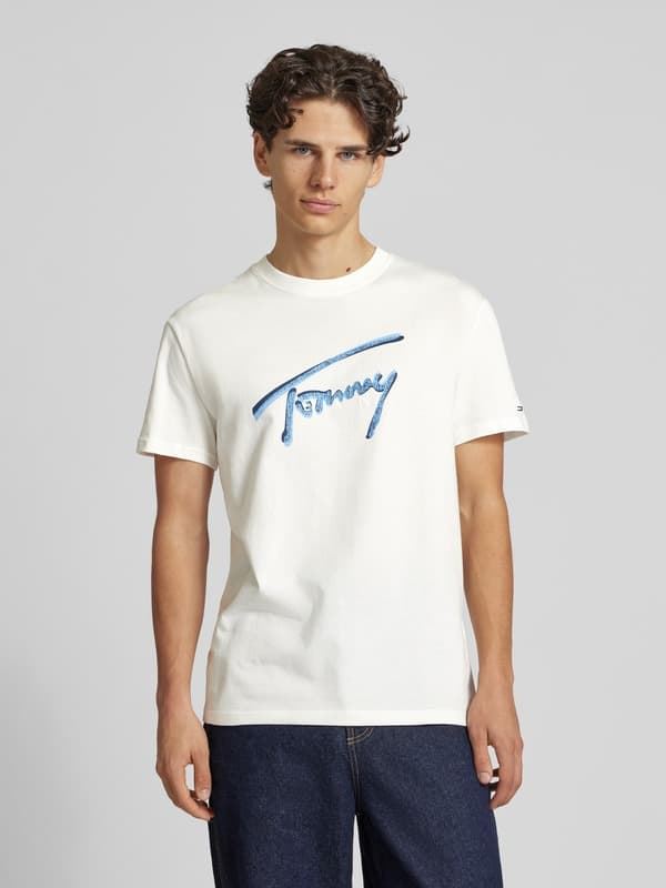 Camiseta Blanca Tommy Jeans Reg Rwb Signature Tee Ecru - Imagen 4