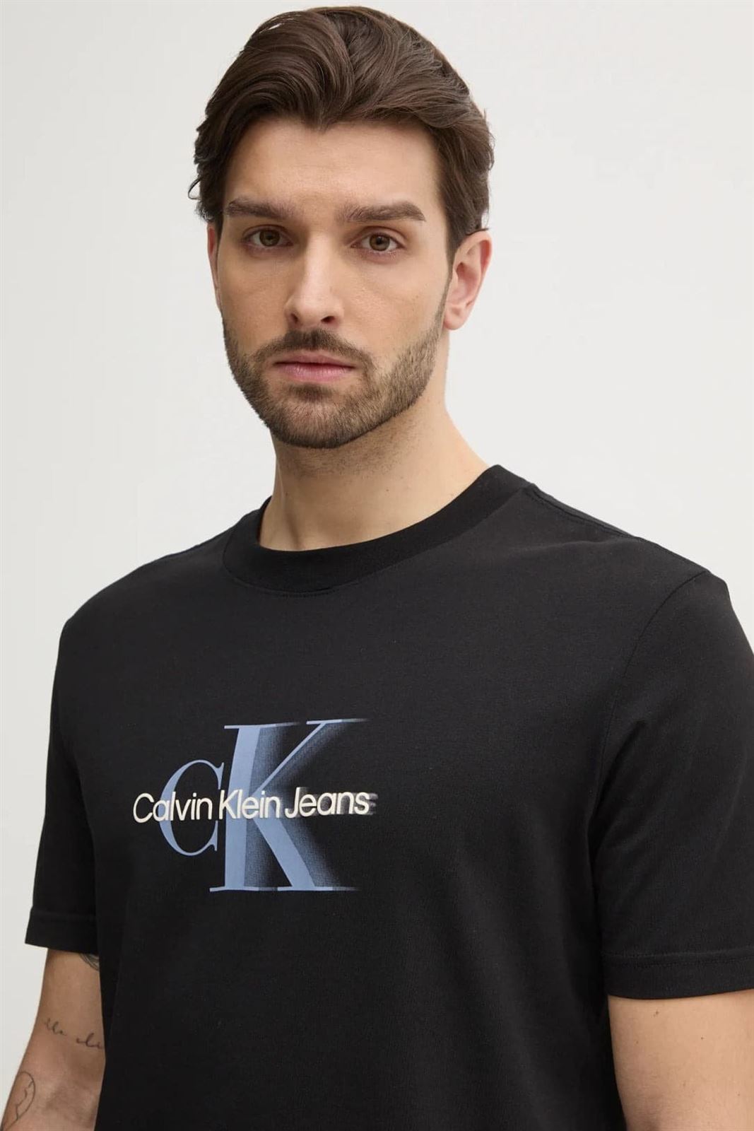 Camiseta Calvin Klein Jeans J30J327471 BEH ck black - Imagen 1