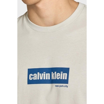 Camiseta Calvin Klein Jeans Moonstruck LV04RC849G PDJ - Imagen 2
