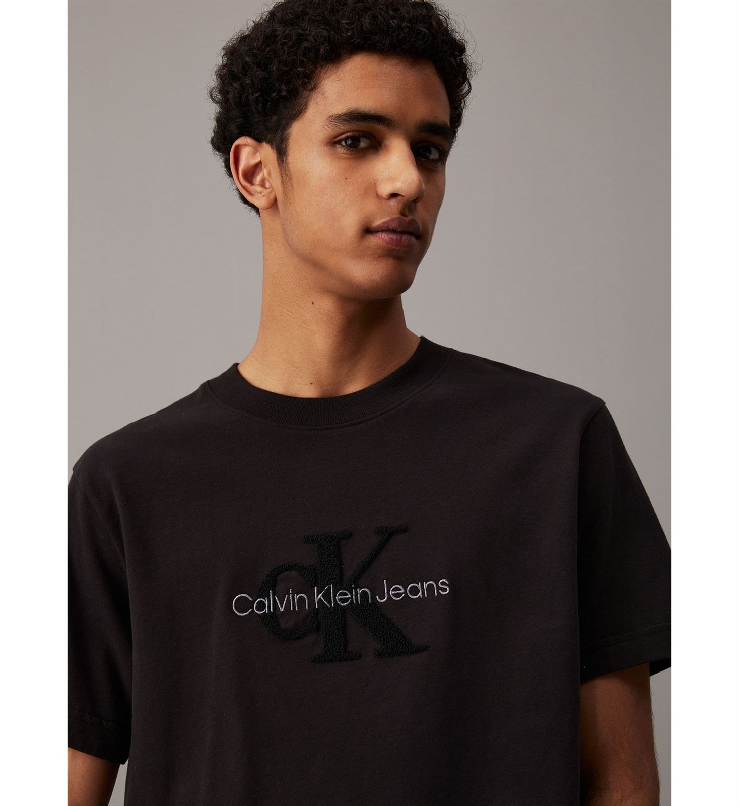 Camiseta Calvin Klein Negra J30J326158 BEH - Imagen 3