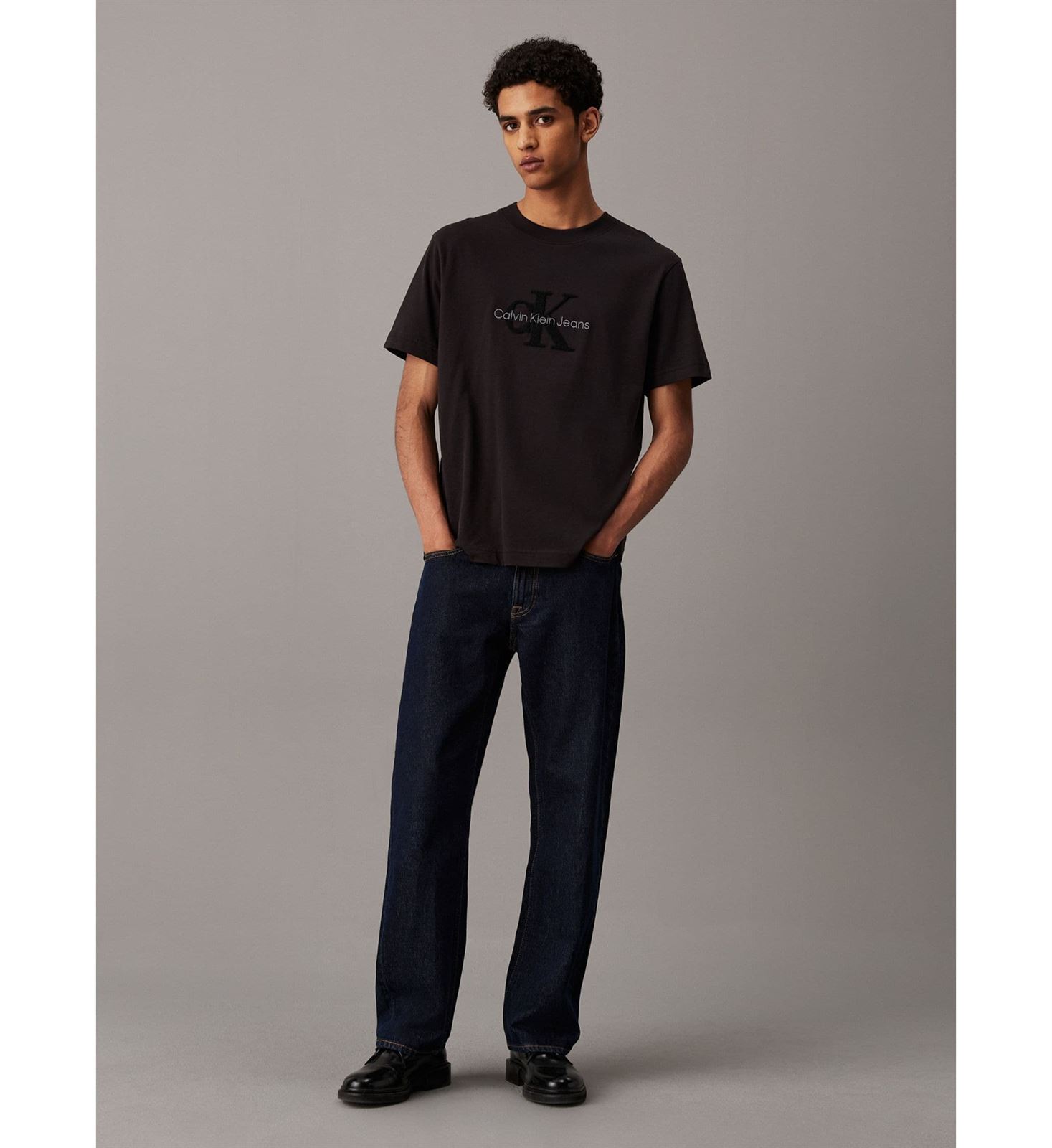 Camiseta Calvin Klein Negra J30J326158 BEH - Imagen 4