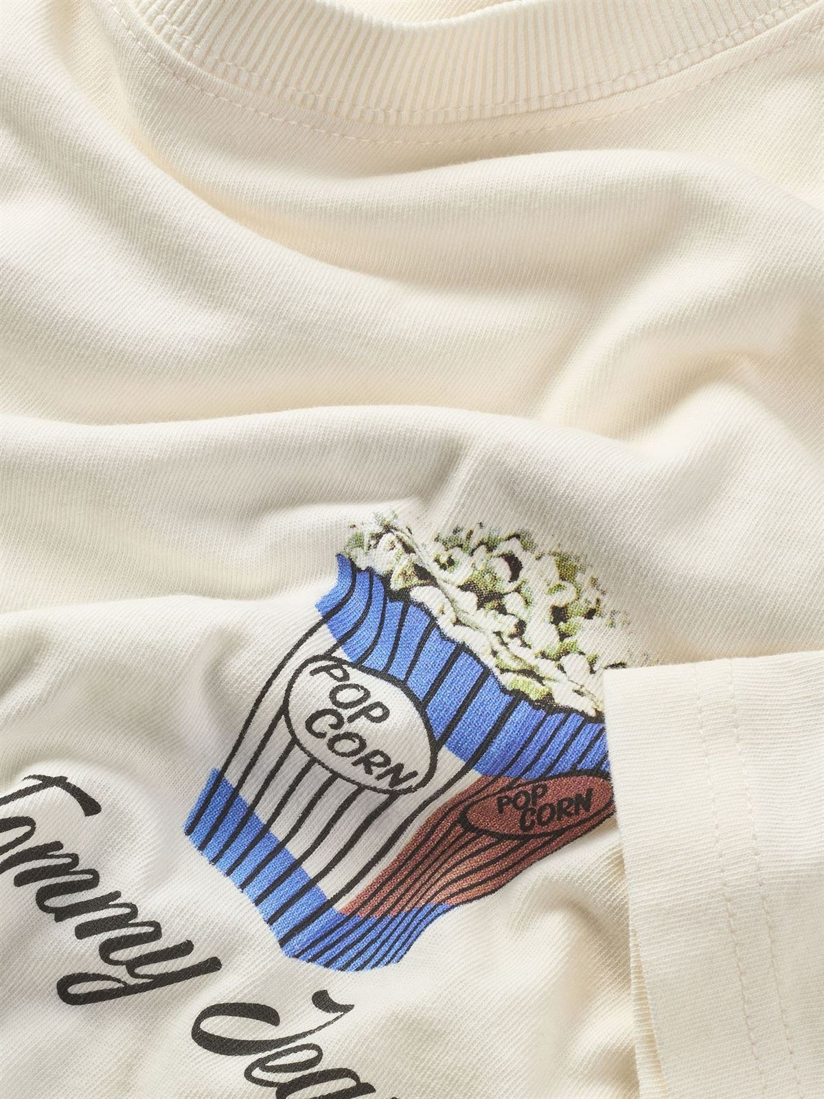 Camiseta Color Arena Tommy Jeans Tjm Rlx Novelty 2 Gmd TEE Ancient White - Imagen 7