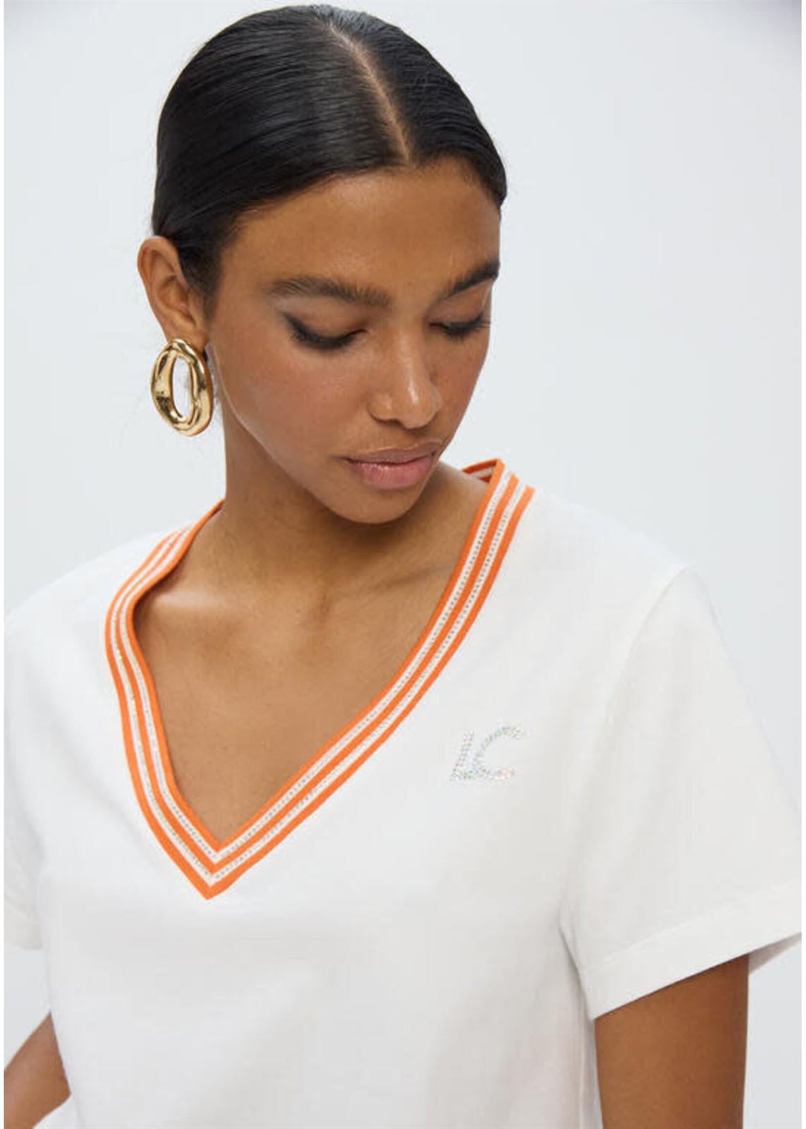 Camiseta cuello pica cinta blanco Lola Casademunt LS2615102 - Imagen 3