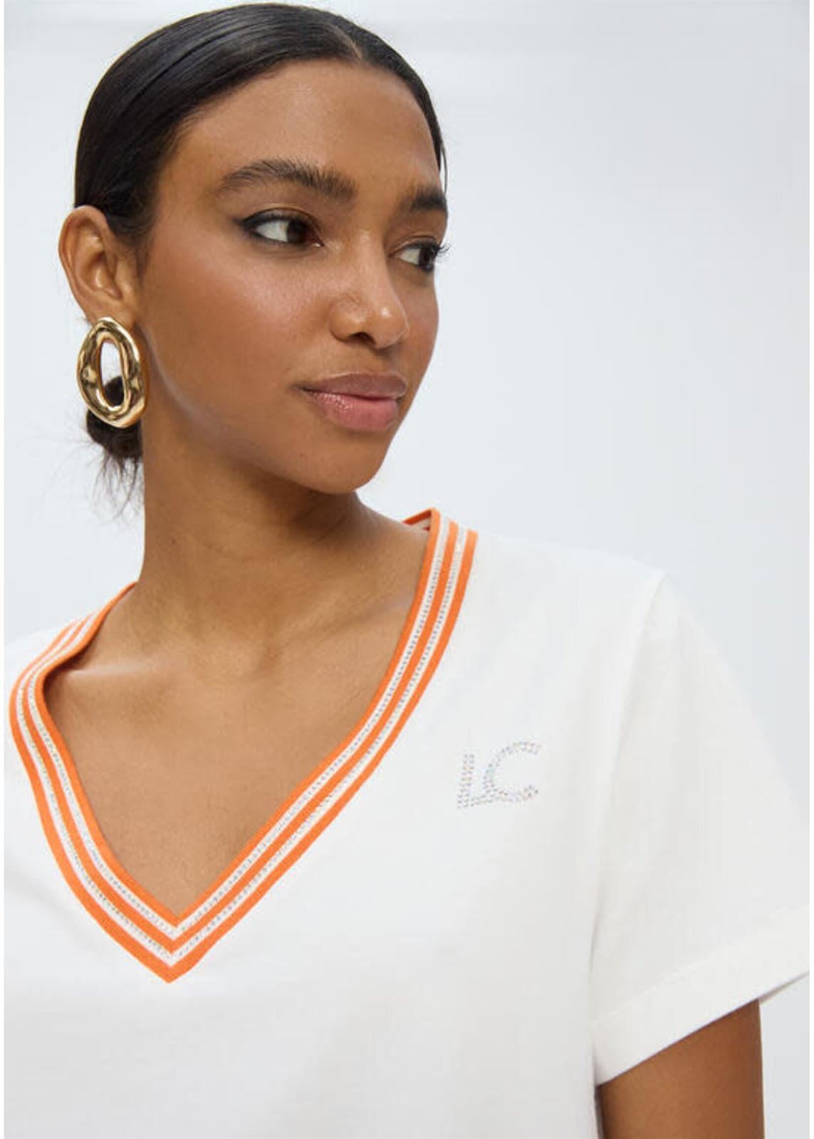 Camiseta cuello pica cinta blanco Lola Casademunt LS2615102 - Imagen 7