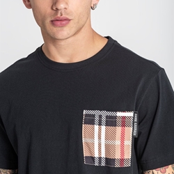 Camiseta Gianni Kavanagh Black British Pocket Tee GKM007438 - Imagen 2