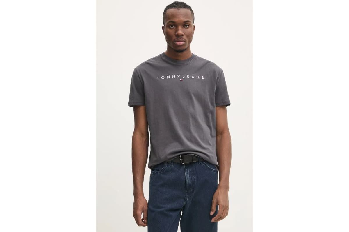Camiseta Gris Oscuro Tommy Jeans Tjm Reg Linear Logo - Imagen 3