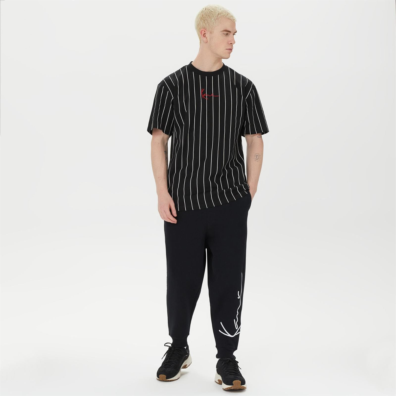 Camiseta KARL KANI 6030153 kk small signature pinstripe tee black/white - Imagen 1