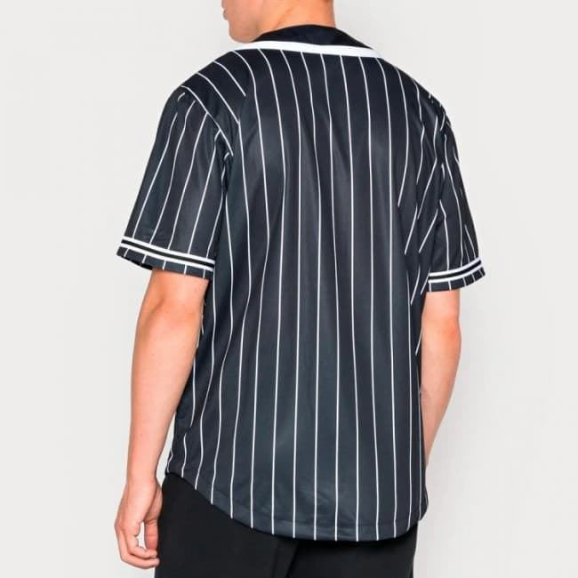 Camiseta KARL KANI 6033360 6033360 KK Sarif Pinstripe Baseball shirt black/white - Imagen 3