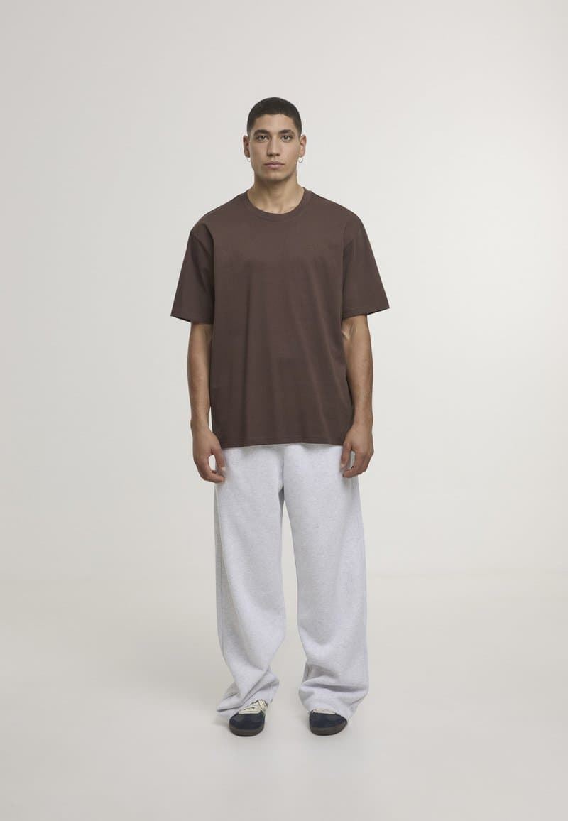 Camiseta Karl Kani Brown KA9778 PD00010783 - Imagen 2