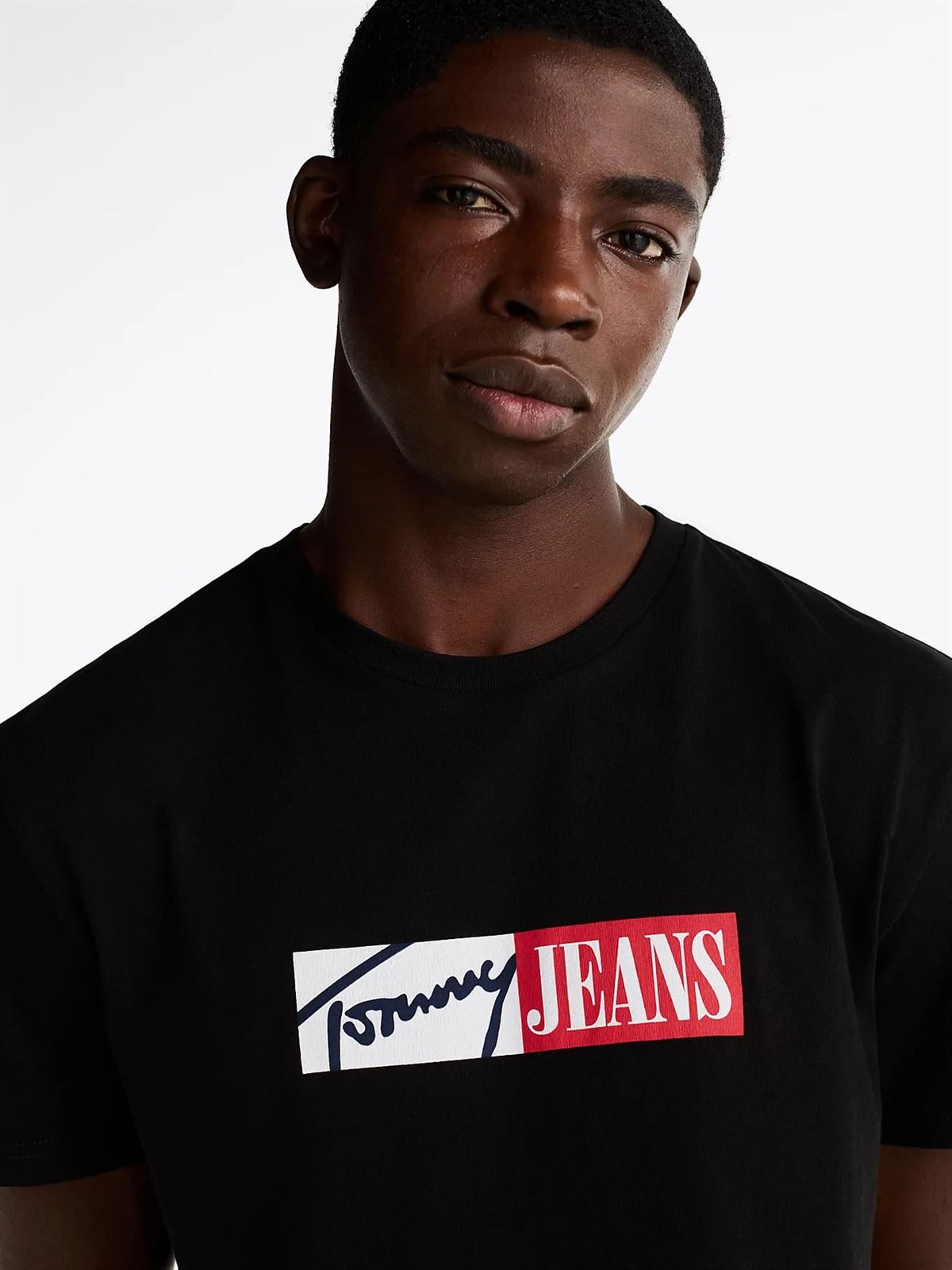 Camiseta Negra Tommy Jeans Tjm Slim WEntry Graphic Tee Ext - Imagen 3