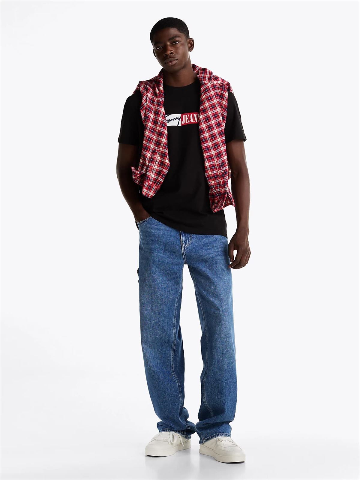 Camiseta Negra Tommy Jeans Tjm Slim WEntry Graphic Tee Ext - Imagen 4