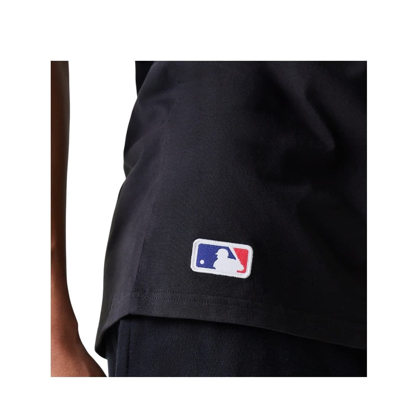 Camiseta NEW ERA 60691043 nos mlb midi sleeveless tee blk - Imagen 4