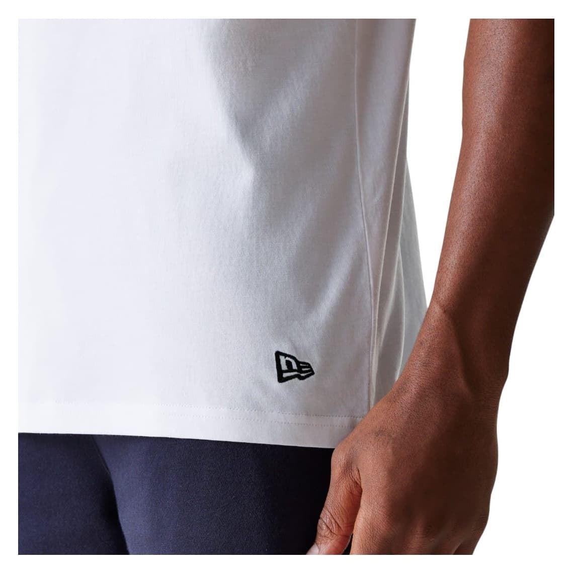 Camiseta NEW ERA 60691044 nos mlb midi sleeveless tee white - Imagen 4