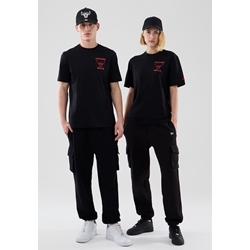 Camiseta NEW ERA 60897396 NBA Court Graphc Reg Tee Chicago Bulls Black - Imagen 1