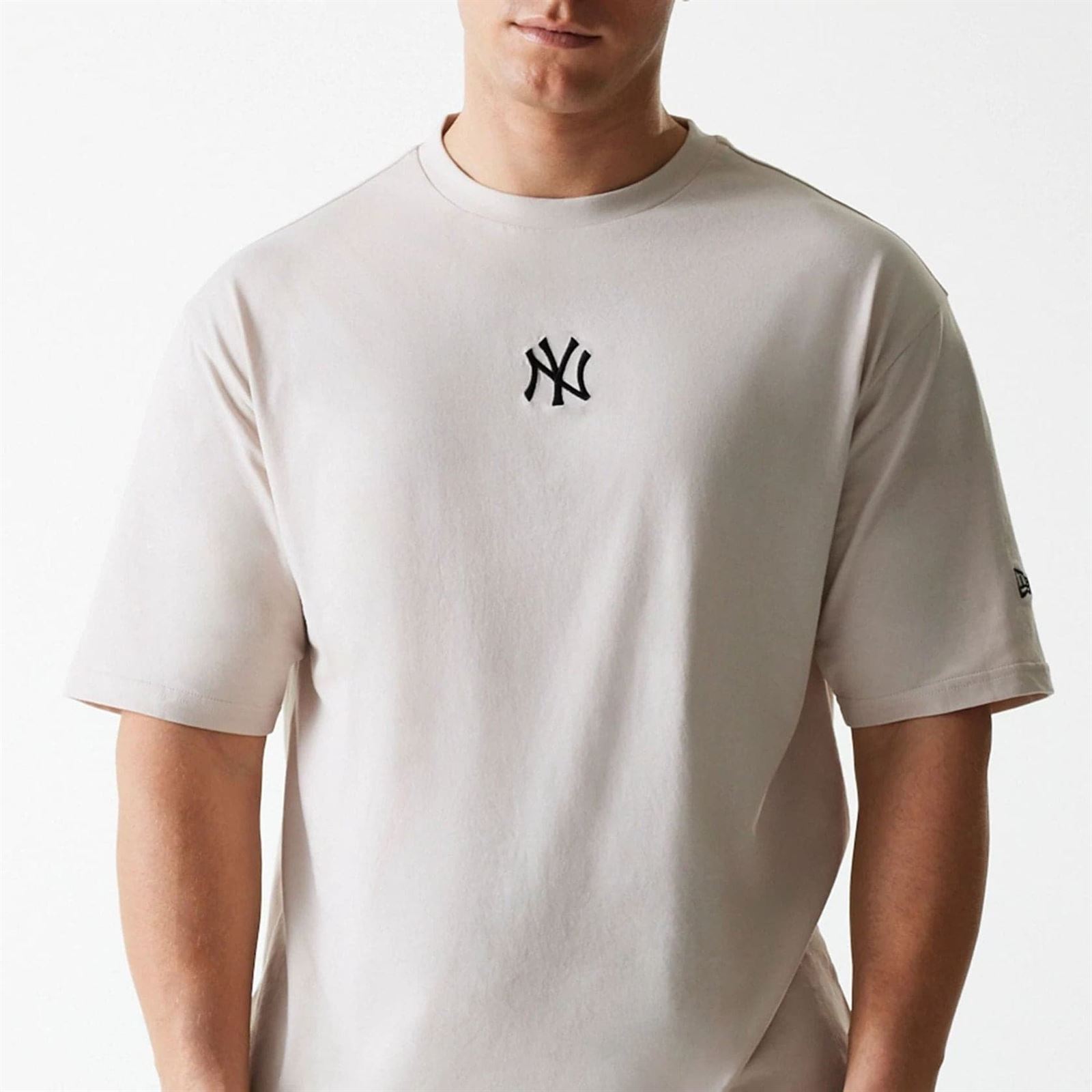 Camiseta New Era Oversized New York Yankees MLB League Essentil Beige 60675747 - Imagen 3